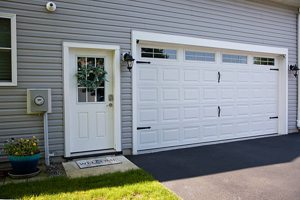 24/7 Emergency Garage Door Roller Replacement experts in Franklin, TN